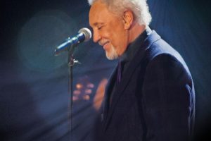 [BD欧美演唱会]Tom Jones with special guest Alison Krauss：Live on Soundstage 2017[BDMV][21.9G][百度网盘]