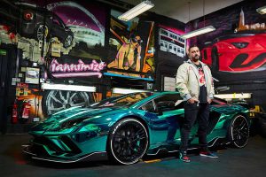 纪录片《超跑改装师：扬尼 Yianni: Supercar Customiser》[1080P/MKV][第2季全10集 英语中英双字][11.7G][百度网盘]